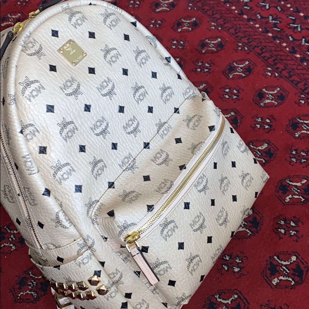 MCM CREAM BACKPACK - Picture 3 of 4